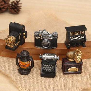 Vintage Retro Decorative Pieces